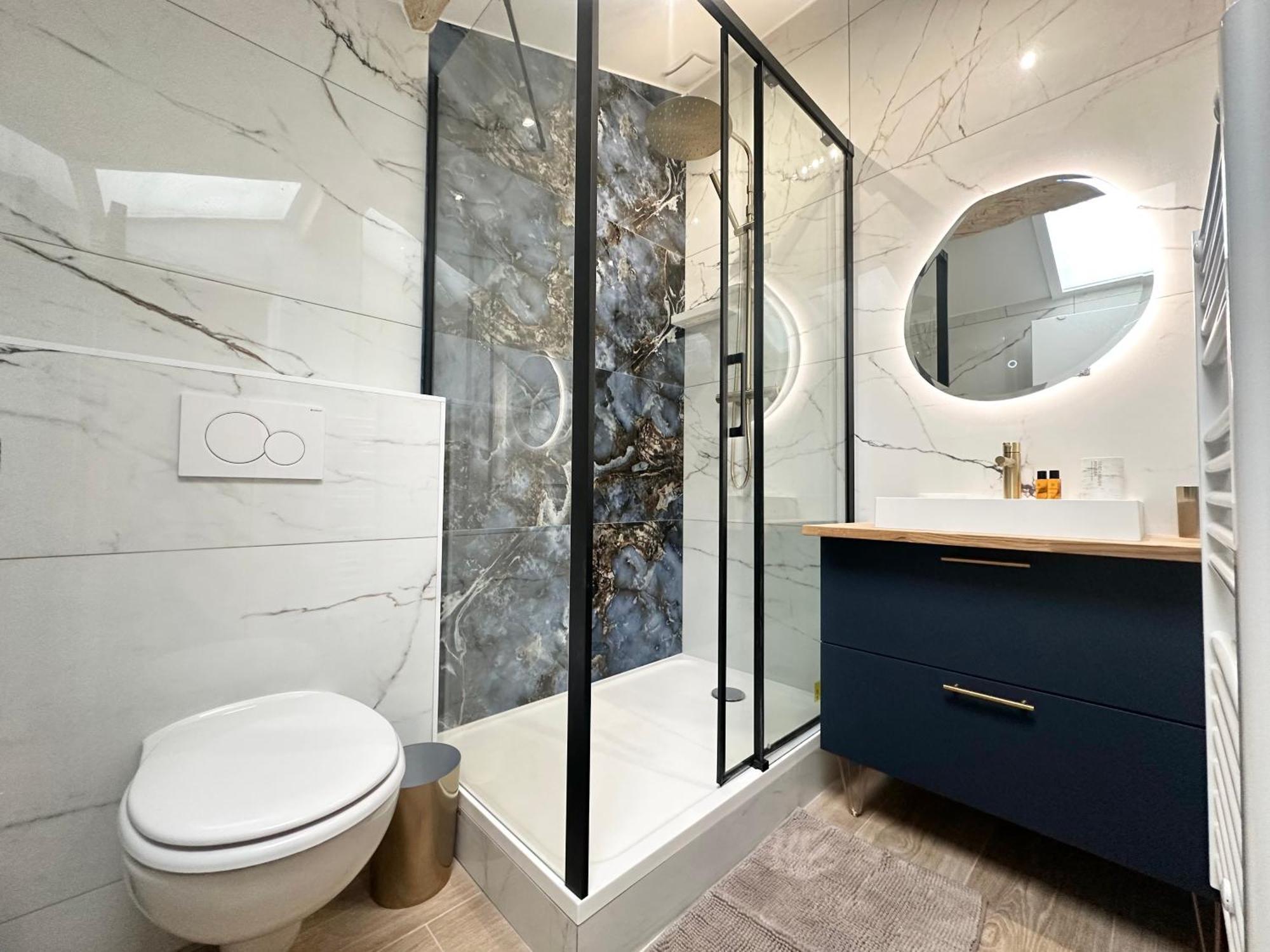 Apartment Elegant Mansarde-place Du Pin